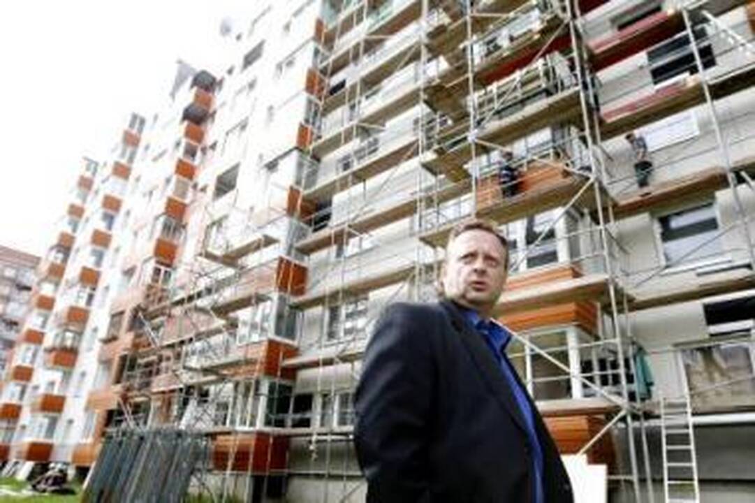 Akibrokštas: S.Remėza tvirtina nesitikėjęs, kad iš pradžių geranoriškai paskolą daugiabučių renovacijai žadėjęs suteikti "Parex" bankas, įpusėjus darbams, skolinti pinigų nebesutiks.