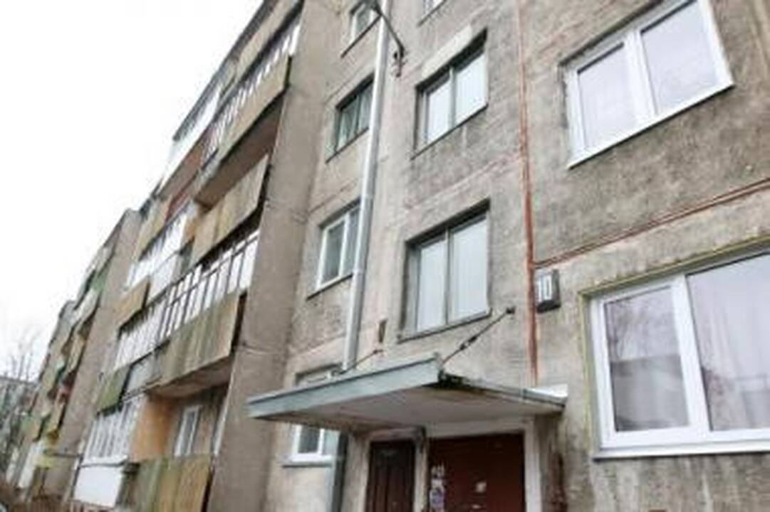 Be karšto vandens – mėnesį