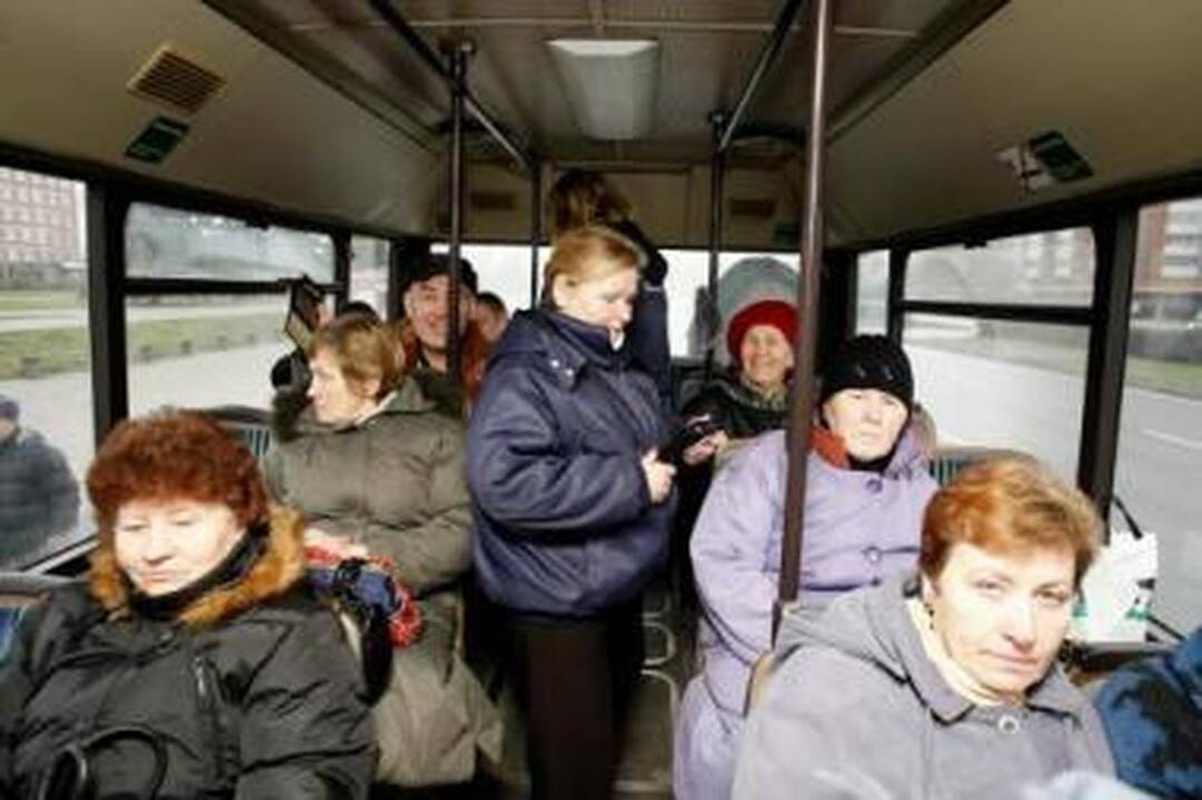 Valdžia leido plėšti keleivius