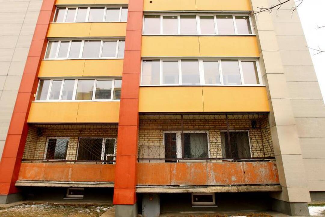 Trylikaaukštis – tarsi apsėstas nemalonumų