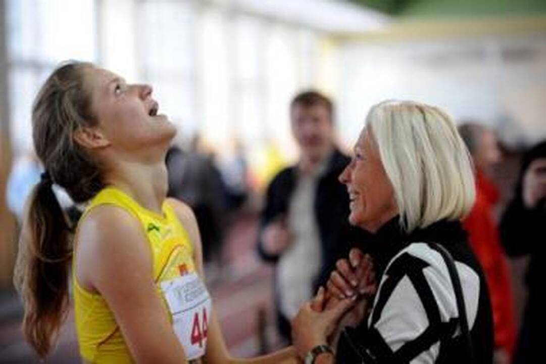Svajonės: pasaulio jaunimo vicečempionė A.Palšytė (kairėje) su trenere T.Krasauskiene vis dažniau pasikalba ir apie Londono olimpiadą.