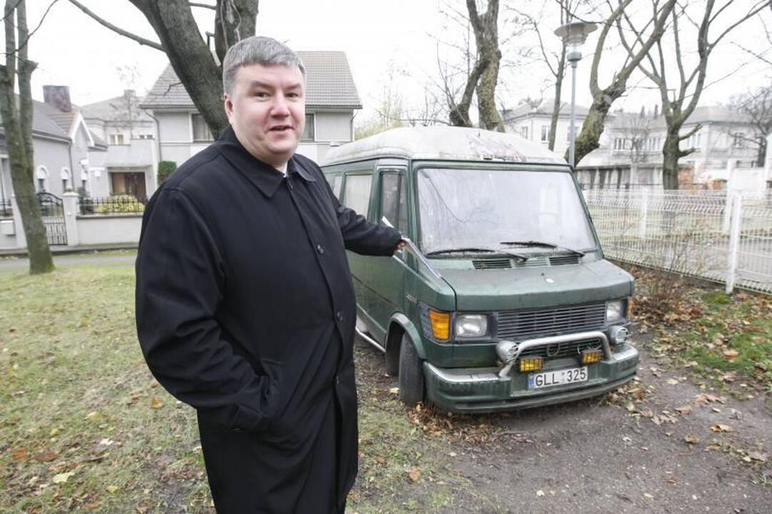 Žolėmis apaugusios keturratės griuvenos - eksploatuojamos?