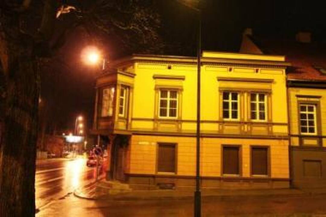 Namai pavirs mažu viešbučiu
