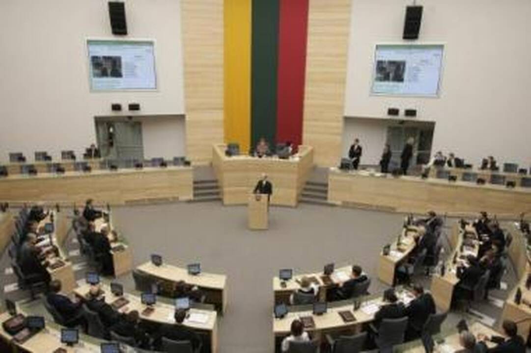 Seimui įstatymai – nė motais