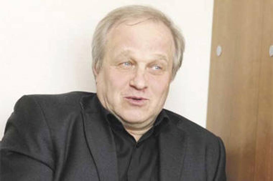 Grįžo: po dvidešimties metų, praleistų politikos labirintuose, V.Čepas grįžo dėstyti psichologijos į Klaipėdos universitetą.