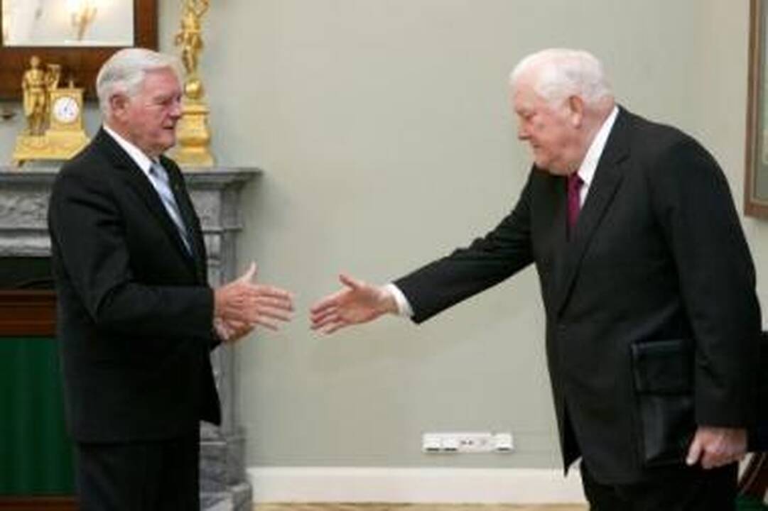 Nemalonumas: V.Adamkui (kairėje) ir A.Brazauskui gali tekti atvykti į apklausą.