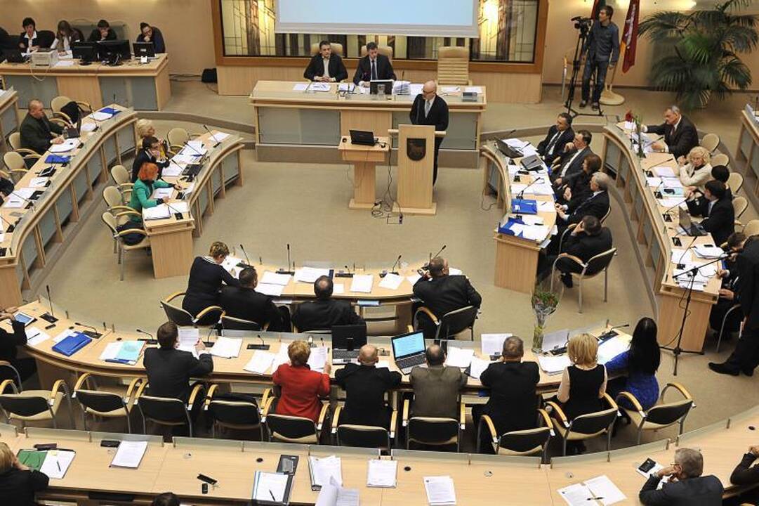 Planas – gelbėti savivaldybės įmones nuo politikų