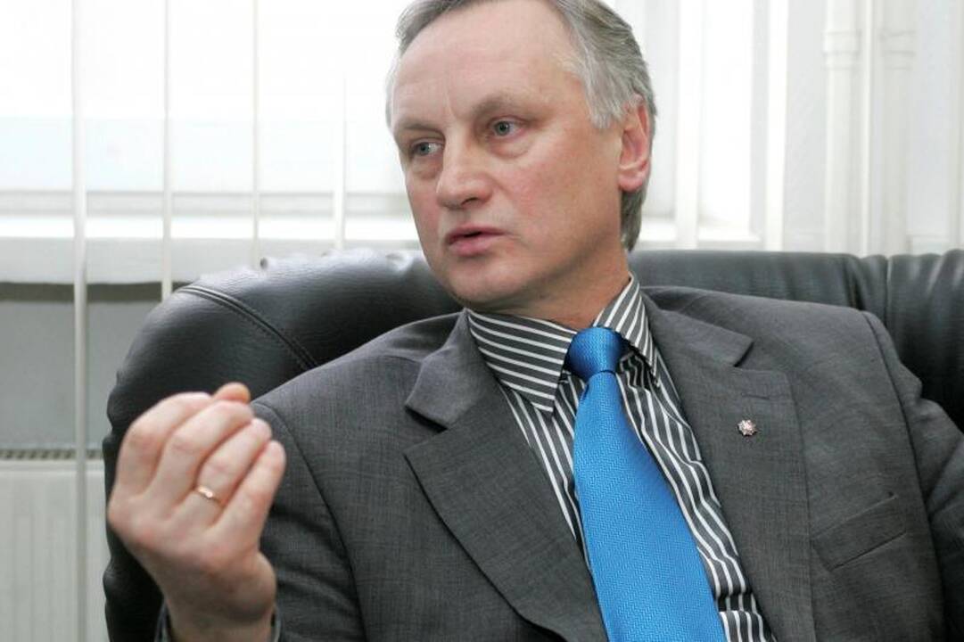 Akibrokštas: prisidirbę policininkai palepinti dosniomis išmokomis