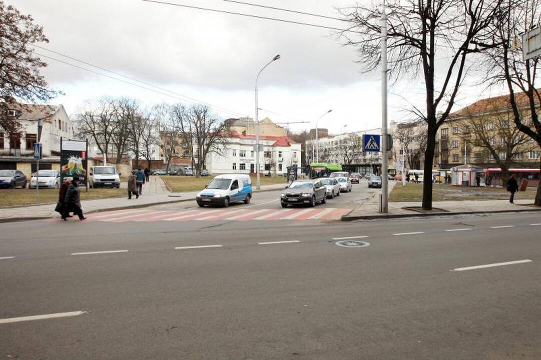 „Tautos namai“ pritrūko vietos automobiliams