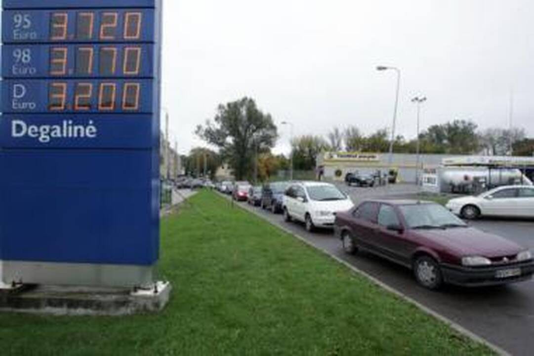 Išimtis: tokių degalų kainų, kokias praėjusią savaitę siūlė kai kurios degalinės sostinės Naujamiestyje, pavyksta pamatyti nedažnai.