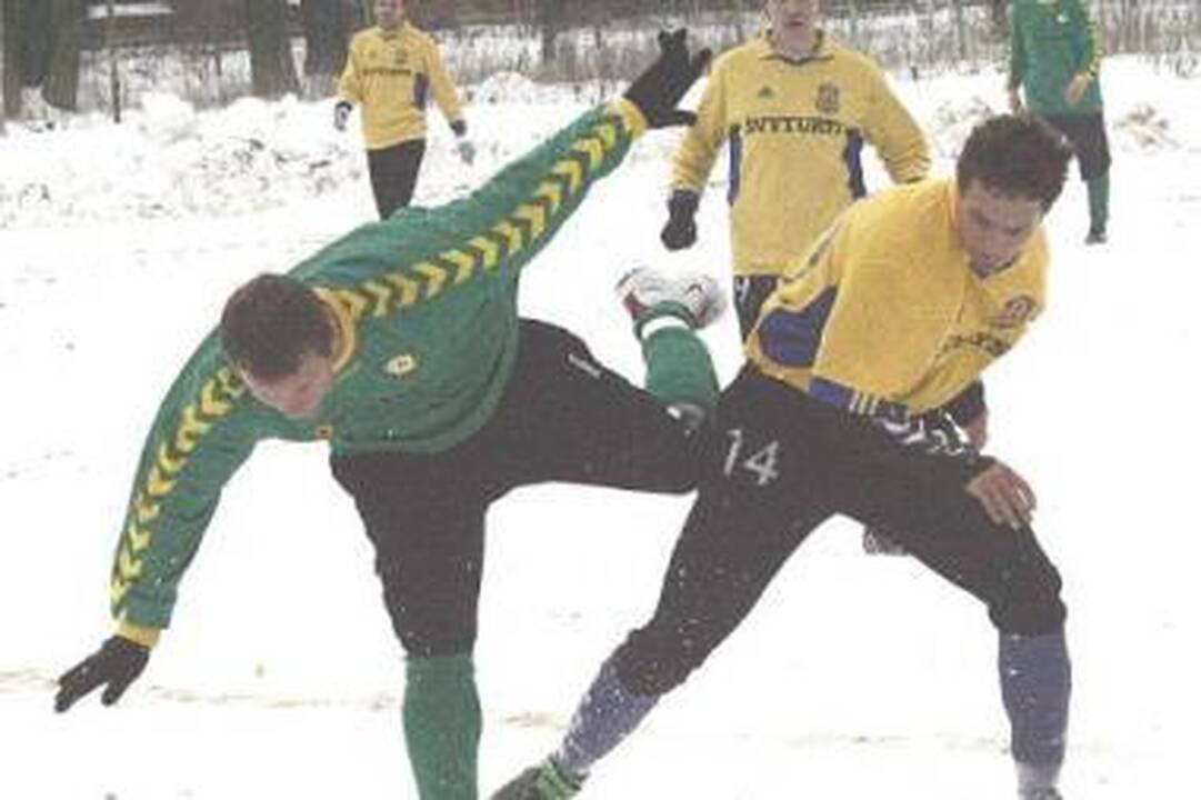 Lietuvos futbolo pavasaris vėluoja