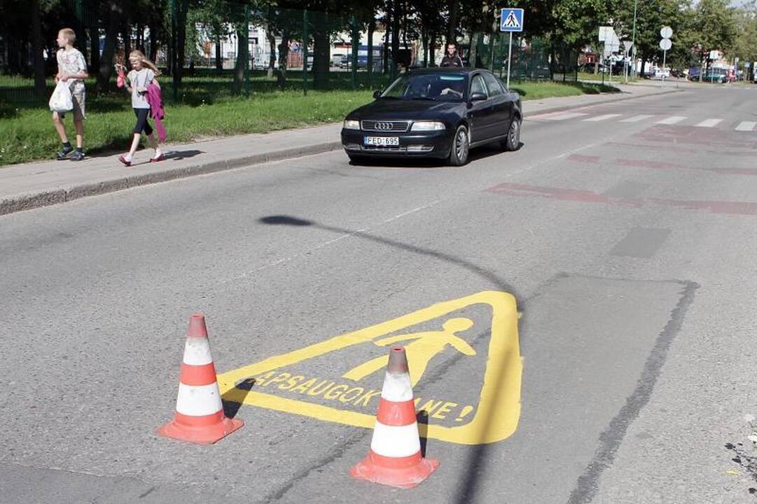 Ženklus „Apsaugok mane“  prilygino reklamai