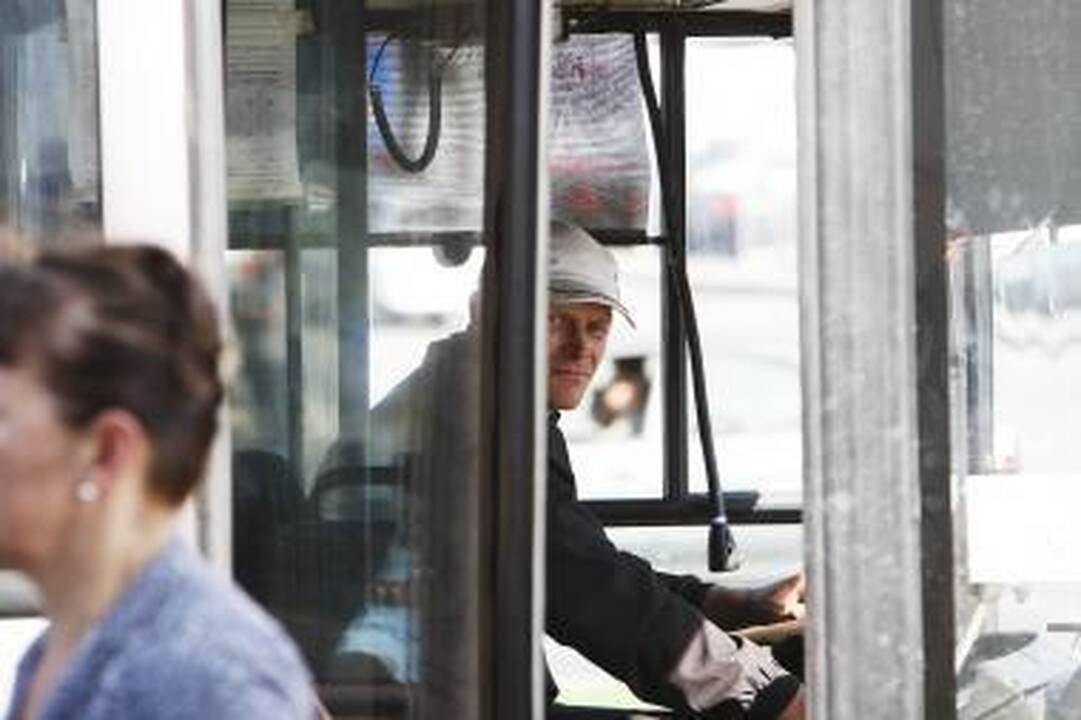 Ribos: autobusų vairuotojai dažnai jaučiasi, lyg atsidūrę mūšio lauke. Jų kantrybę kasdien išmėgina šimtai keleivių.