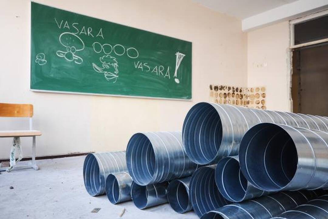 Mokytojų dieną gimnazija švęs svetimoje mokykloje