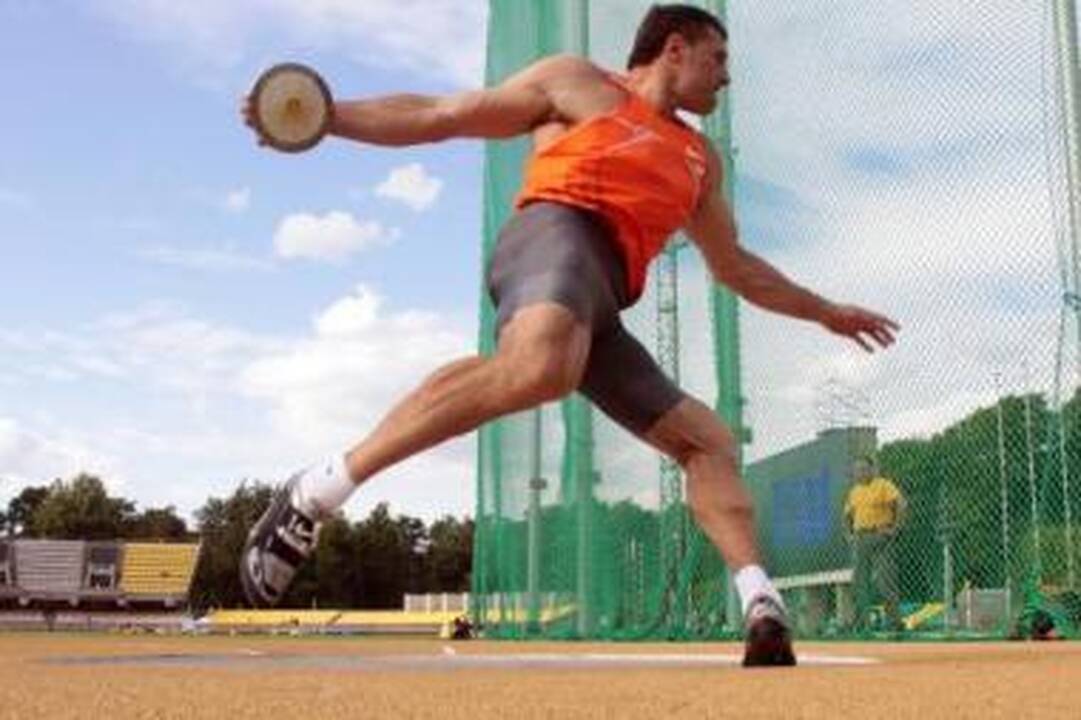 Didmeistris: V.Alekna Lietuvos čempionate diską triskart metė už 68 m ribos.