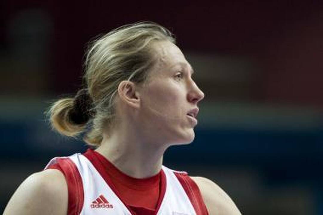 Nesenstanti moterų krepšinio karalienė