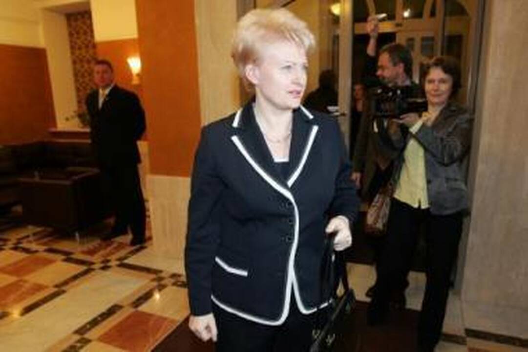 Prievolė: D.Grybauskaitę apsauga lydi kiekviename žingsnyje.