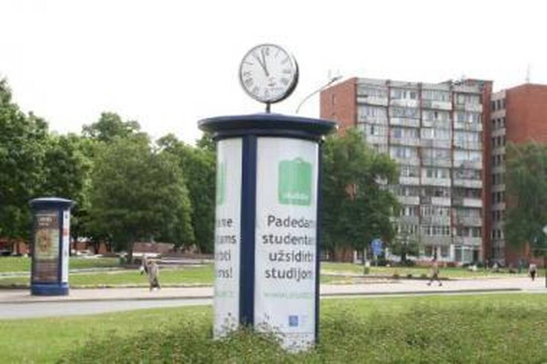 Nesusipratimas: vakar prie senojo turgaus esančio laikrodžio abi pusės vienu metu rodė skirtingą laiką.