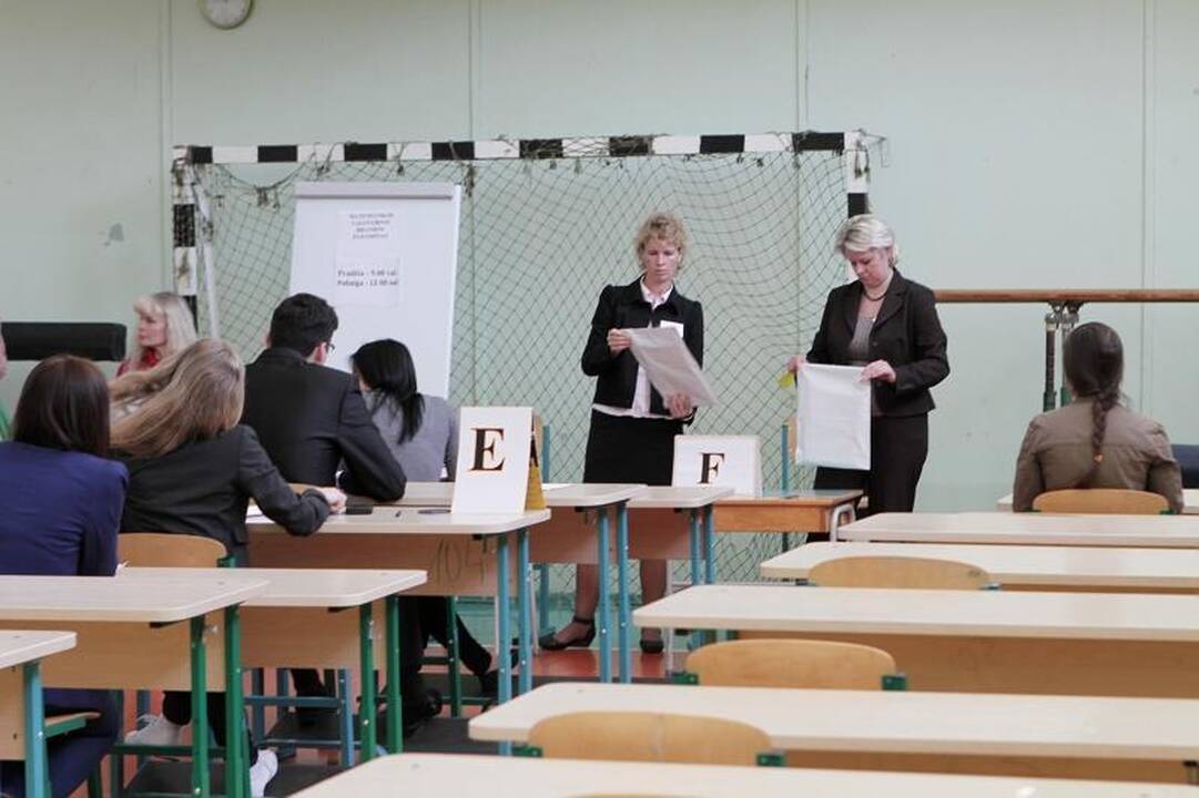 Matematikos egzaminas pažėrė šimtukų