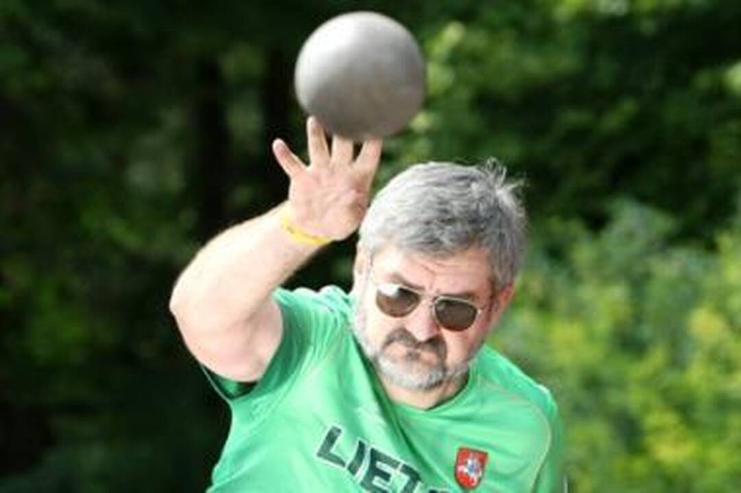 Blaškosi: G.Babravičius jau tikina paaukojęs ne svetimus, bet nuosavus 12 tūkst. litų, tačiau pinigų kilmės vis vien neatskleidžia.