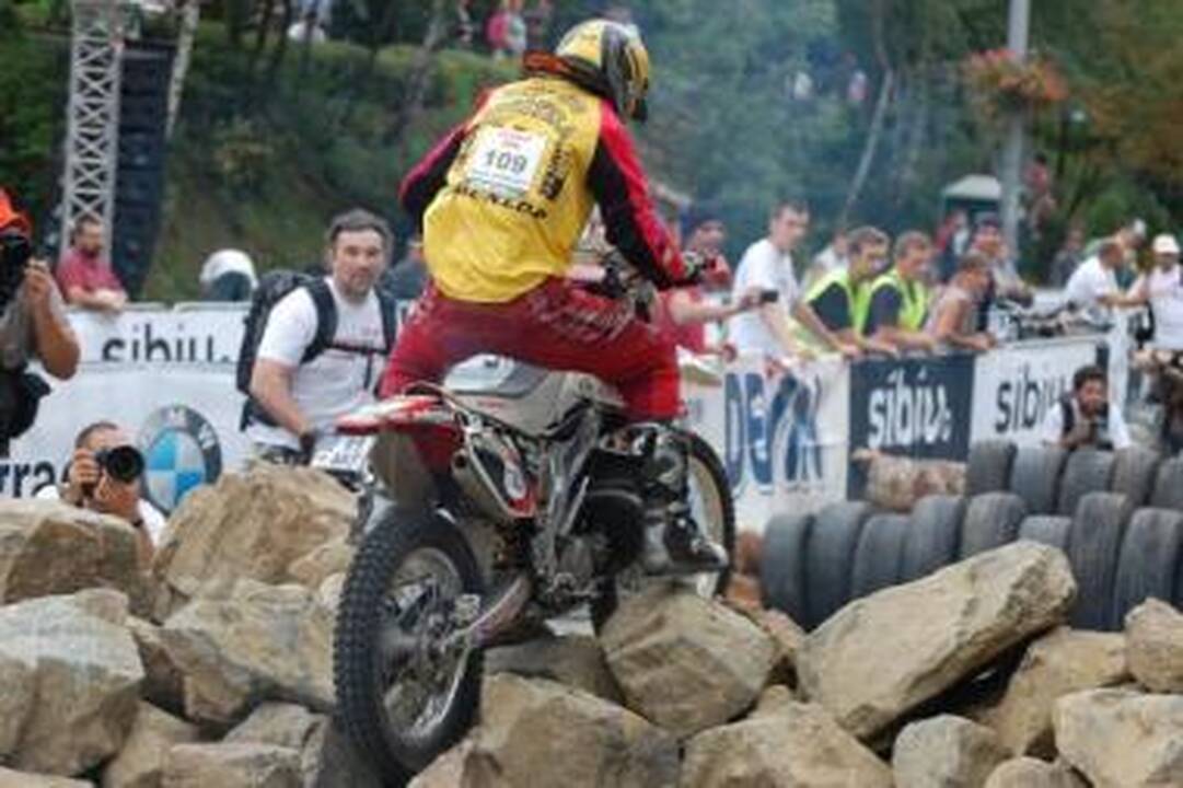 Laimėjimai: nuo penkerių metų sportuojančio N.Rukštelos kolekcijoje – pasaulio vaikų čempiono titulas.