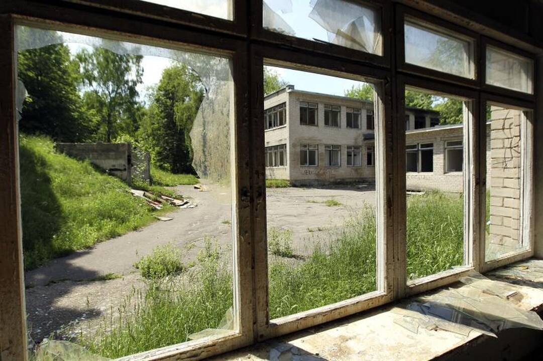 Apleistame pastate priešais vaikų darželį - orgijos (atnaujinta)
