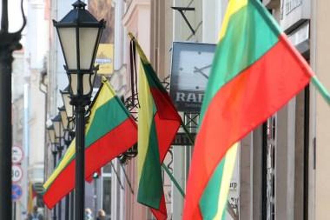 Gedulas: Klaipėdos centre juodais kaspinais perrištos vėliavos kabojo ant visų pastatų.