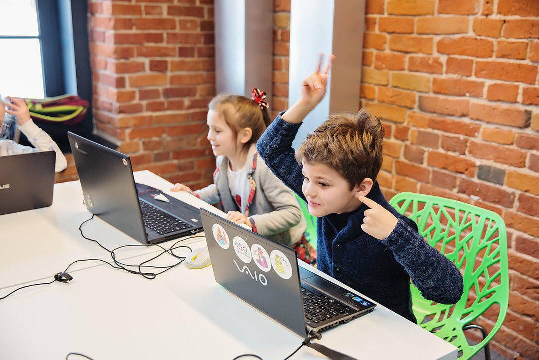 Plečiasi nemokama kūrybinių technologijų akademija