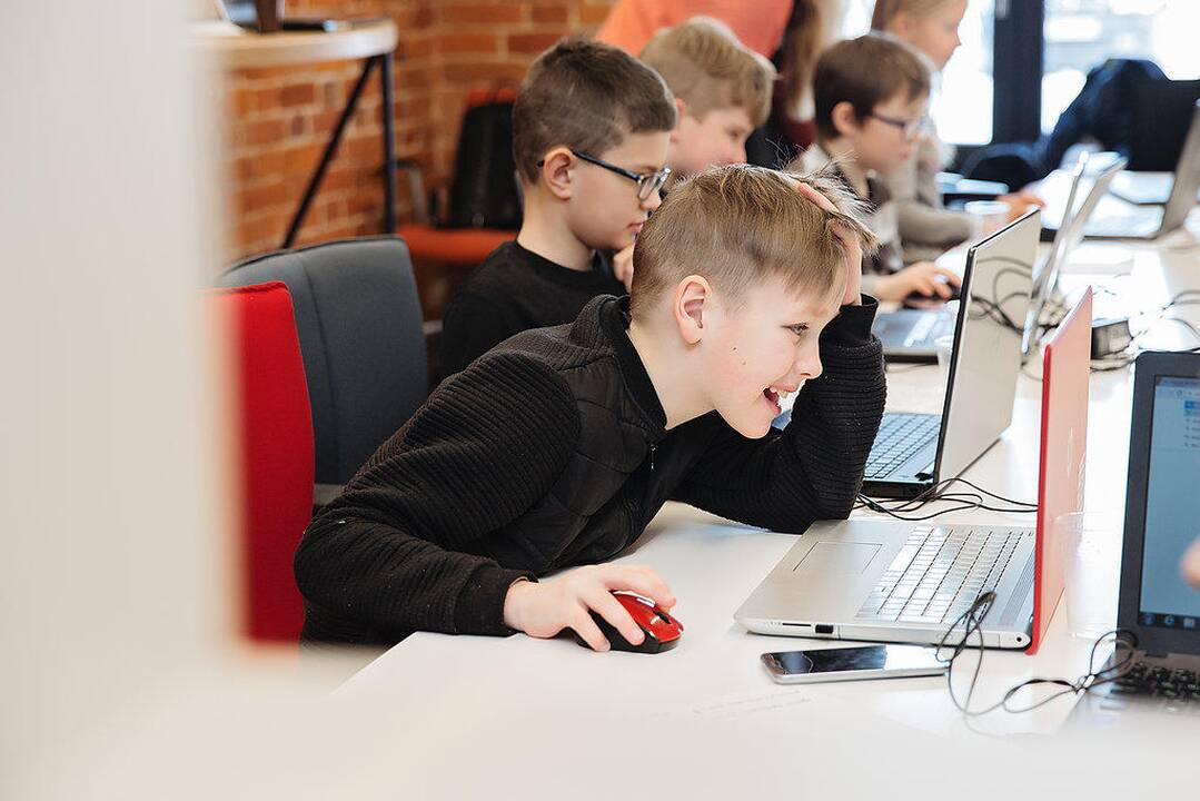 Plečiasi nemokama kūrybinių technologijų akademija