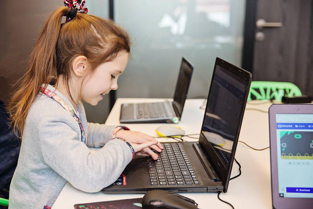 Plečiasi nemokama kūrybinių technologijų akademija
