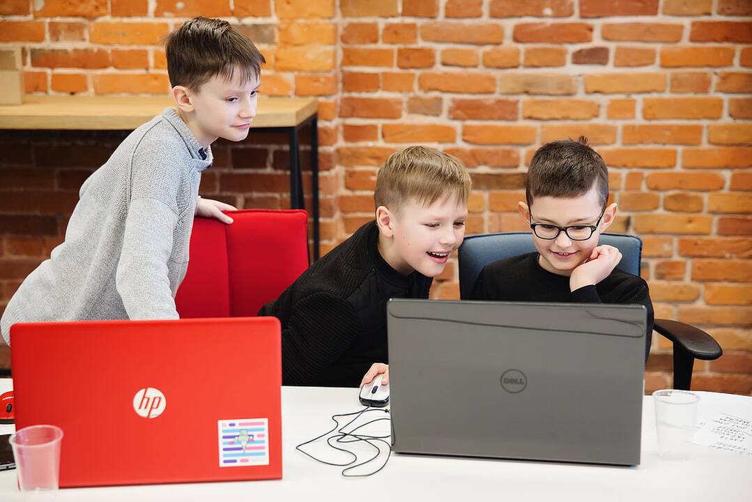 Plečiasi nemokama kūrybinių technologijų akademija