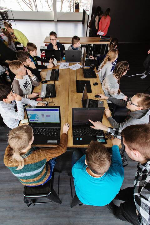Plečiasi nemokama kūrybinių technologijų akademija