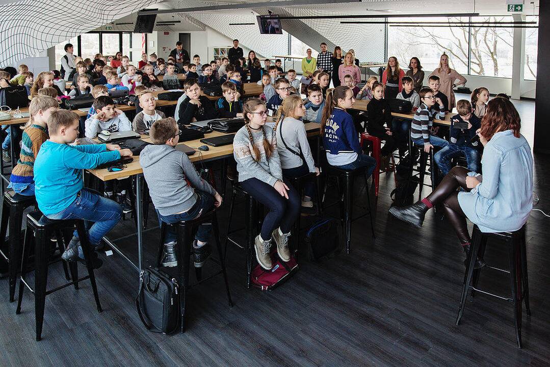 Plečiasi nemokama kūrybinių technologijų akademija