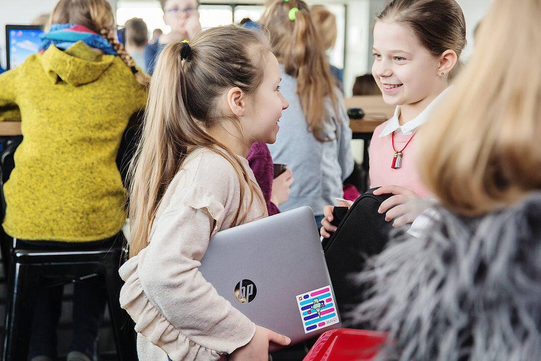 Plečiasi nemokama kūrybinių technologijų akademija
