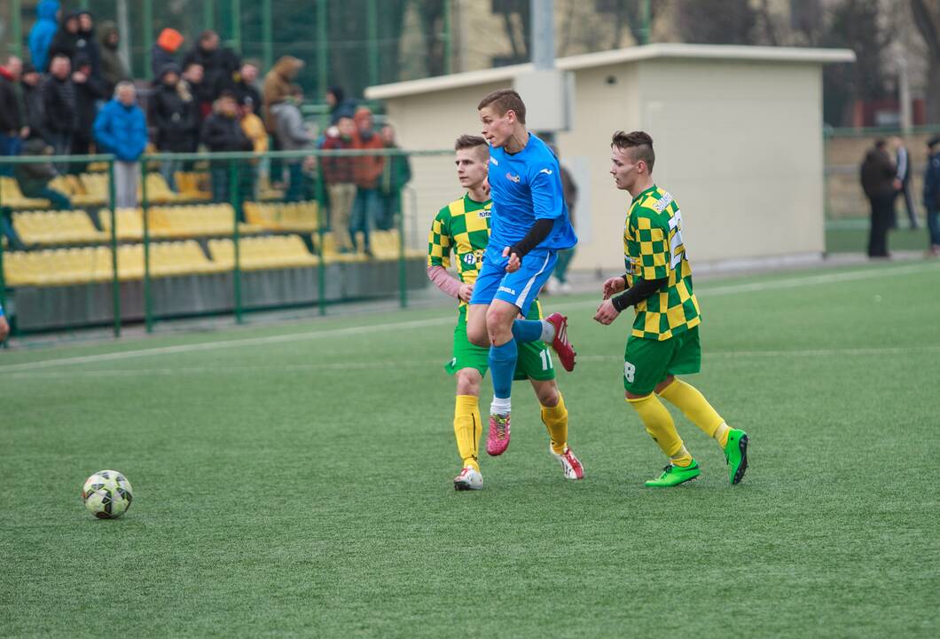 Futbolas : "Spyris" - "Kaunas"