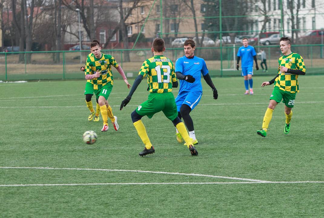 Futbolas : "Spyris" - "Kaunas"