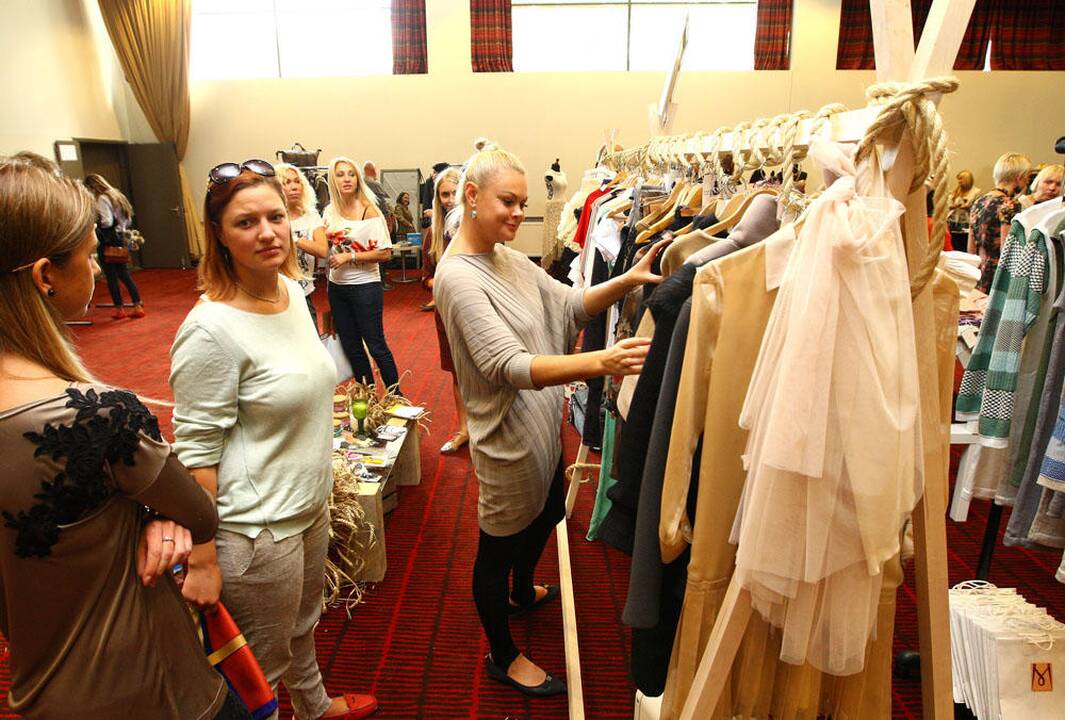 "Fashion bazaar" mados mugė