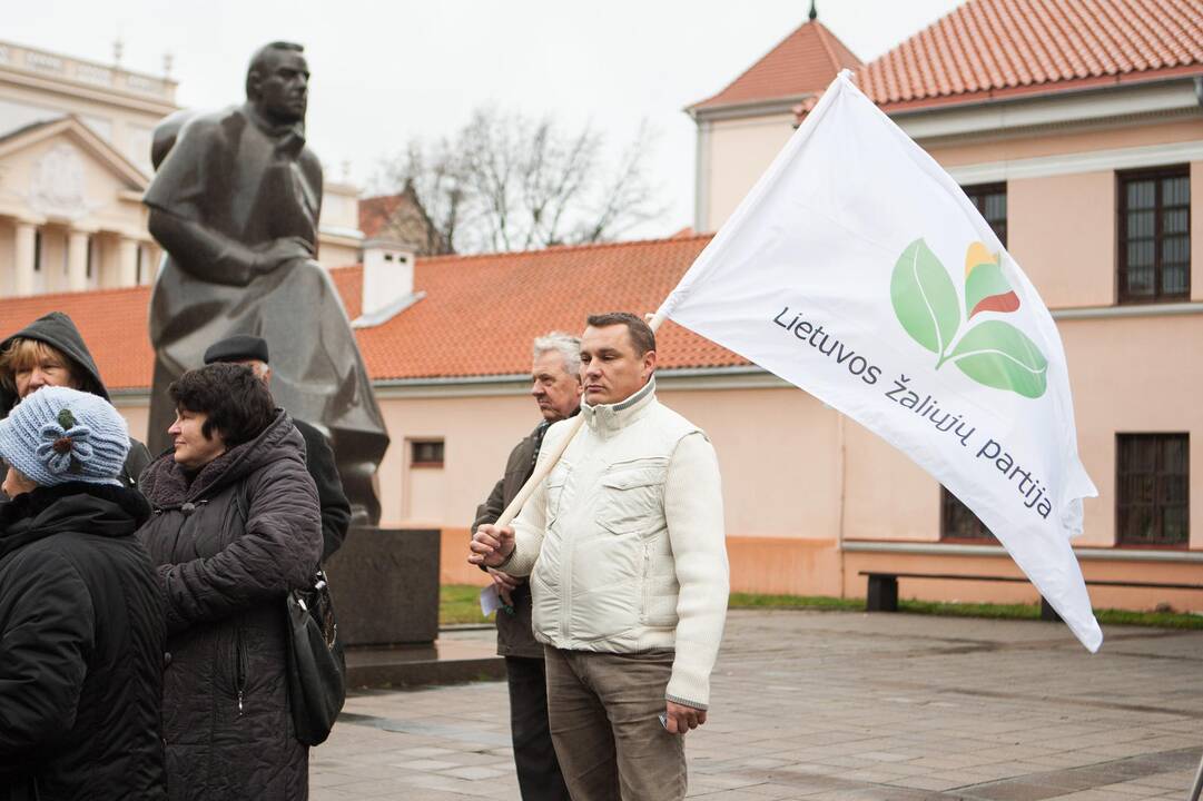 Mitingas prieš atliekų deginimo gamyklos statybas Kaune