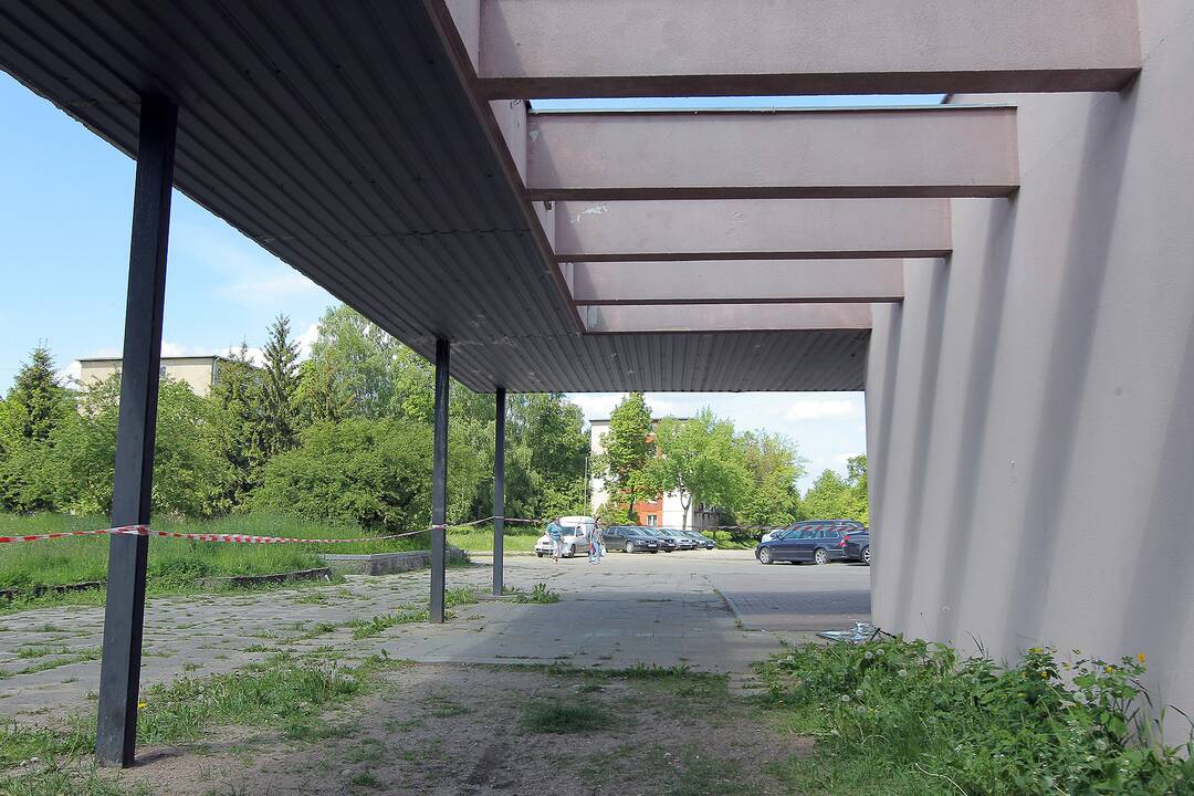 Buvęs „Trijų mergelių“ arba 3M klubas po gaisro