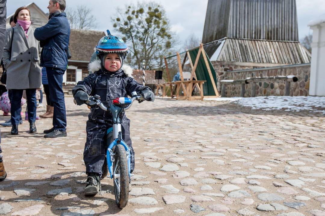 Antroji Velykų diena Rumšiškėse