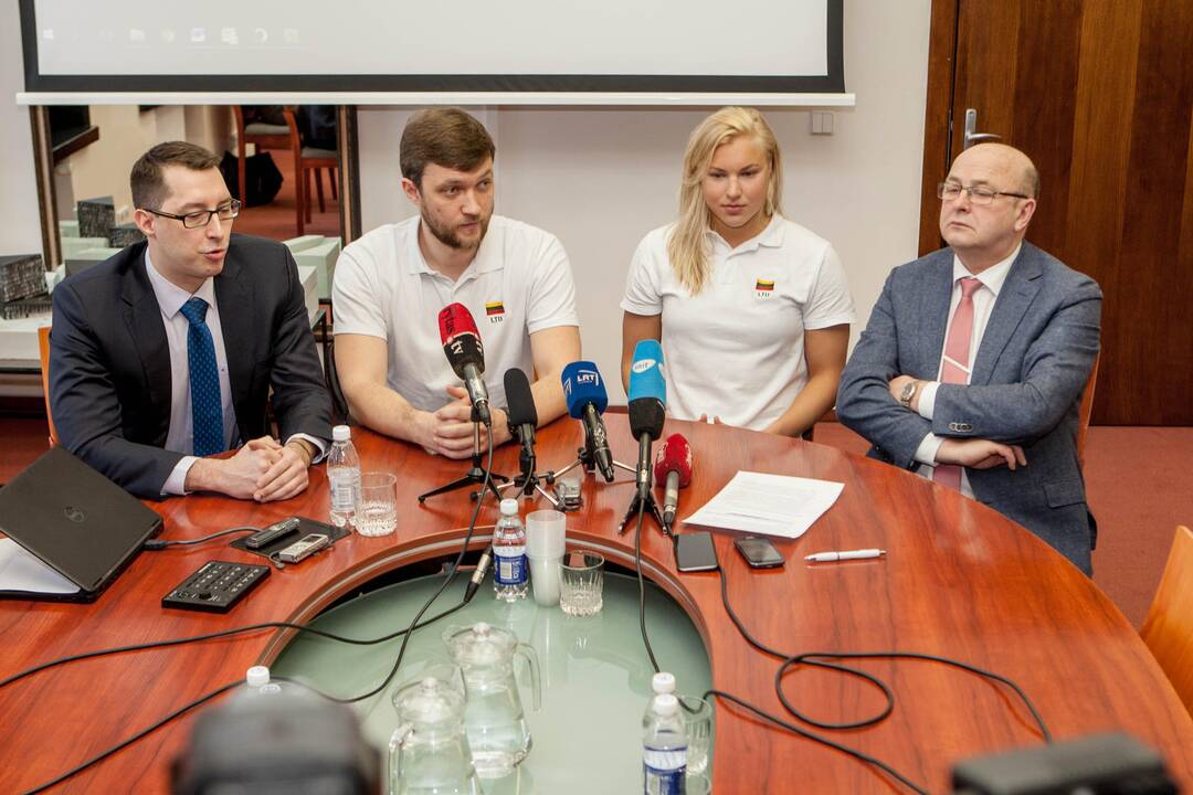 Spaudos konferencija su R. Meilutyte