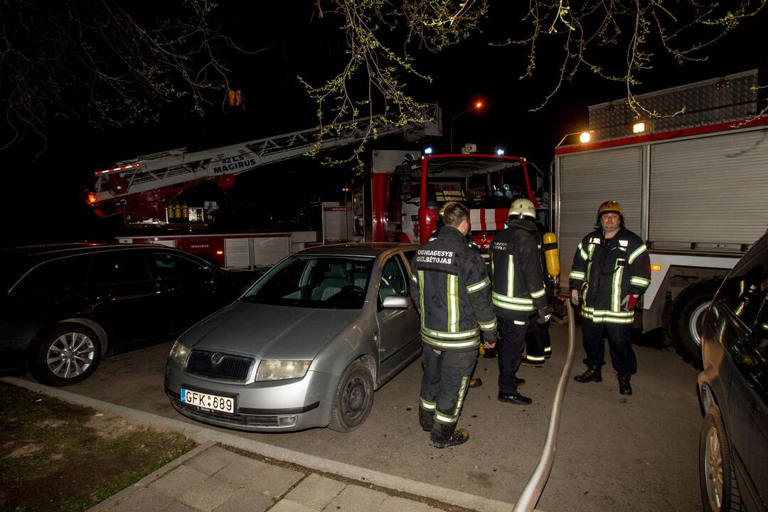 S. Žukausko gatvėje degė butas