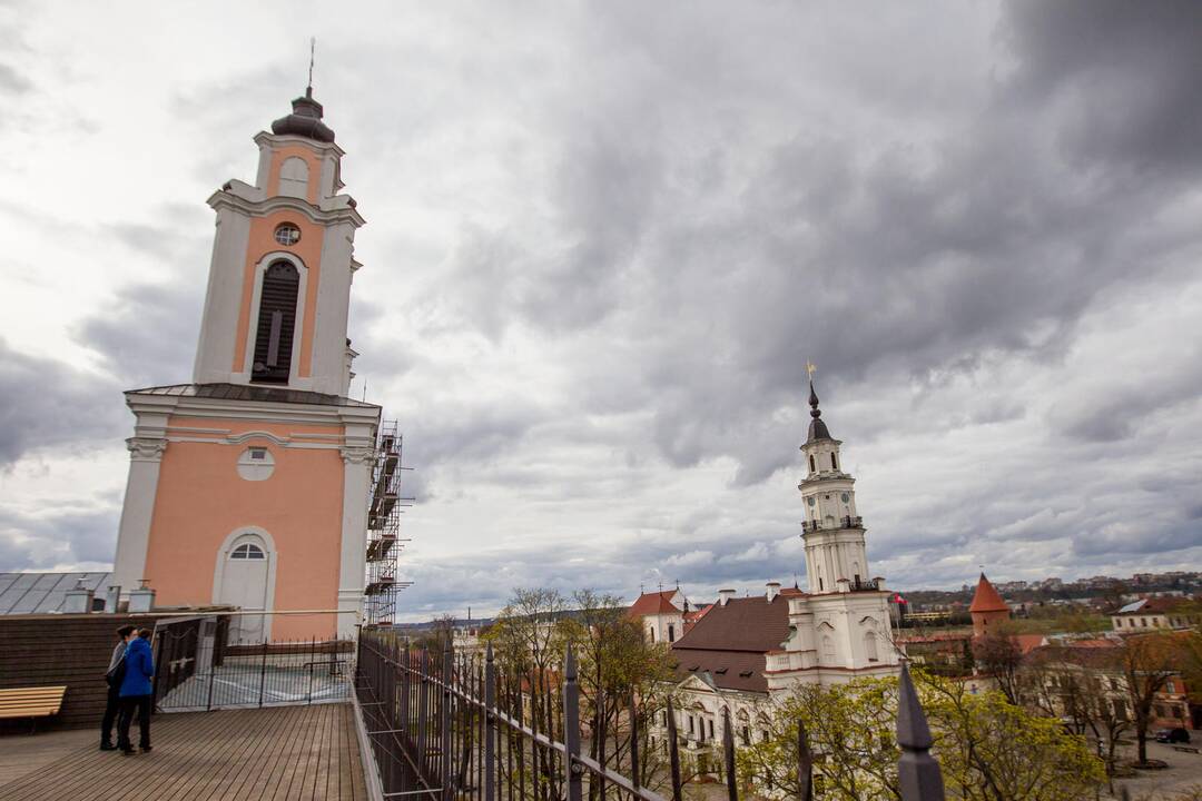 Pabaigta Jėzuitų bažnyčios fasado restauracija