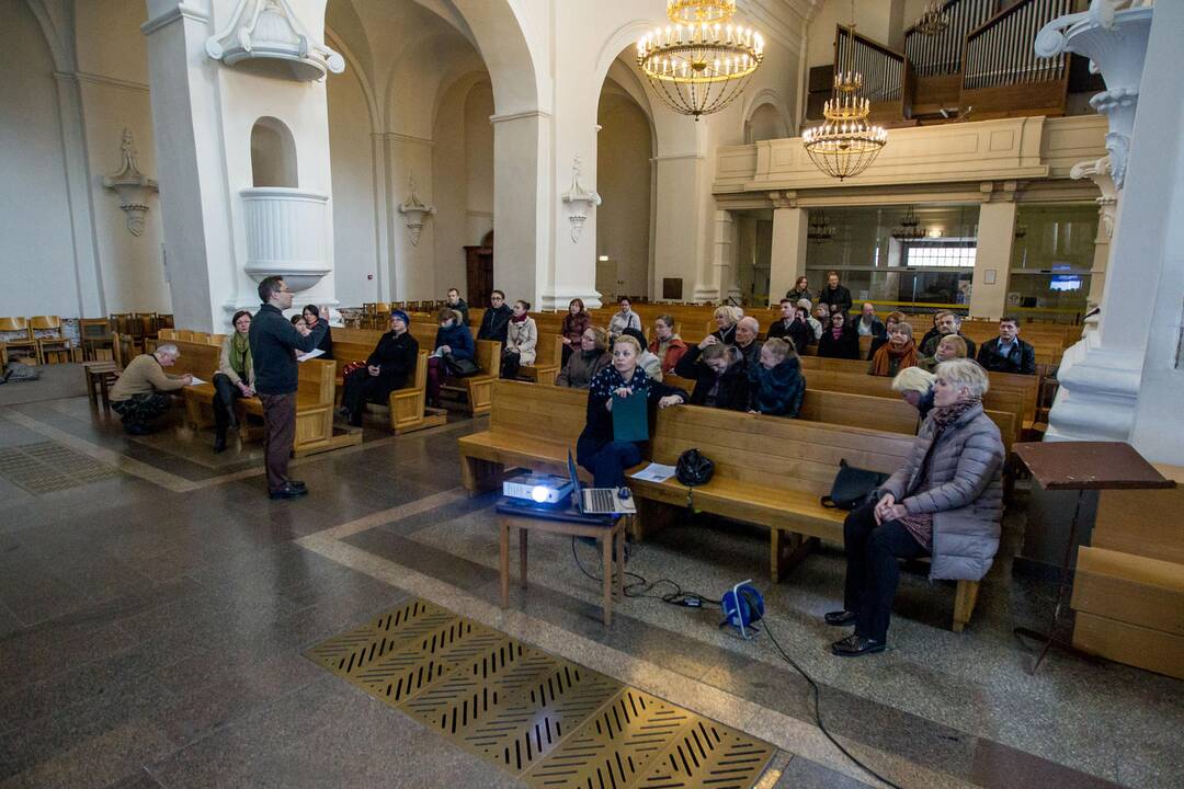 Pabaigta Jėzuitų bažnyčios fasado restauracija