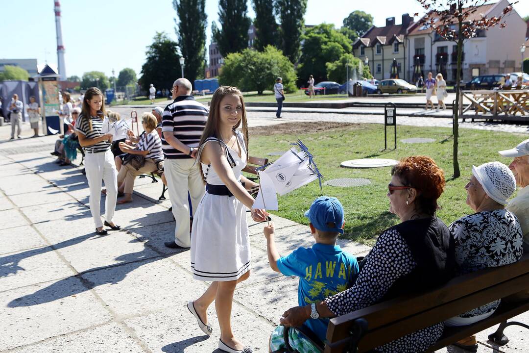 Meridianas iškėlė bures