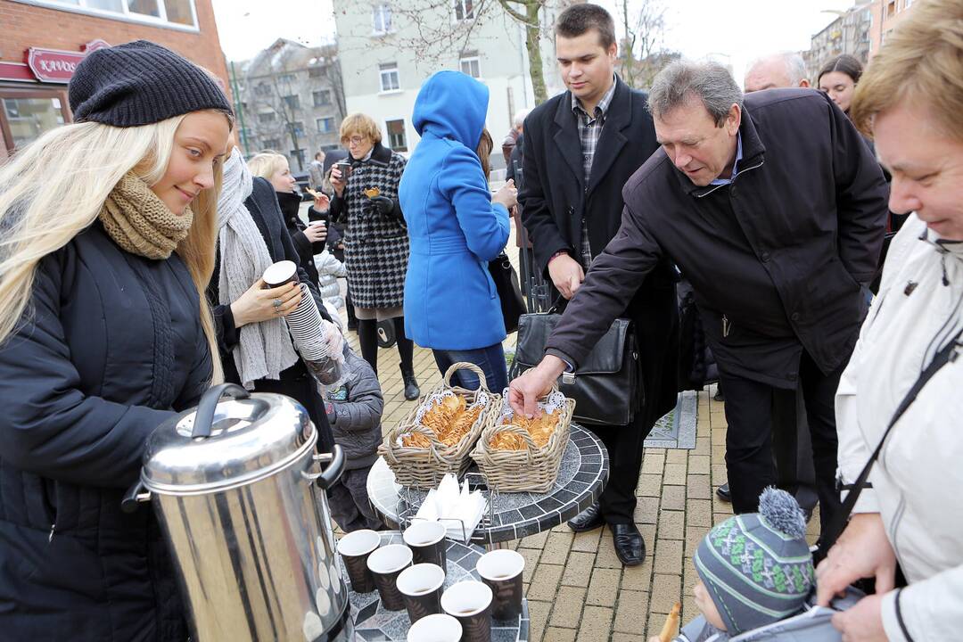 M. Mažvydo alėjoje šypsosis katinas