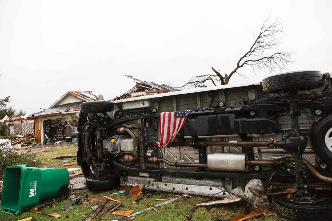 Teksaso valstijoje siautėjo tornadai