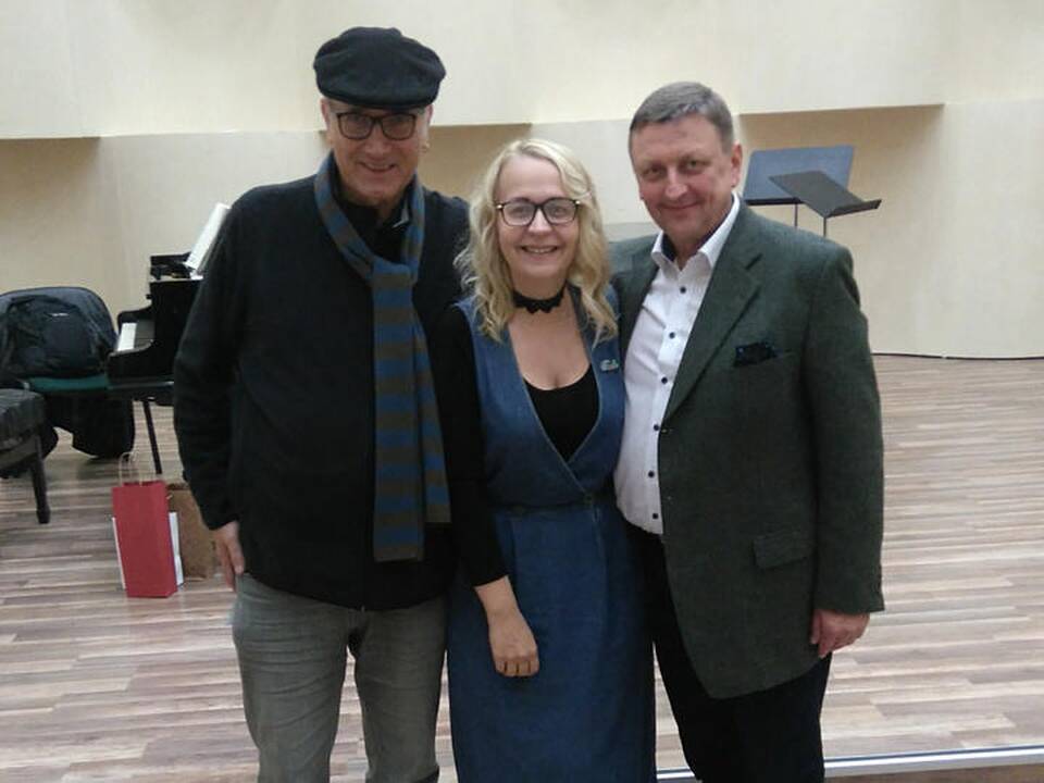 W. Niessneris (centre) su projekto dalyviais