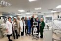 „Rotary Sumus“ ir Kauno klinikų atstovai šalia naujos įrangos.