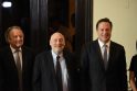 (iš kairės) Markas Piethas, Josephas Stiglitzas ir Panamos prezidentas Juanas Carlosas Varela
